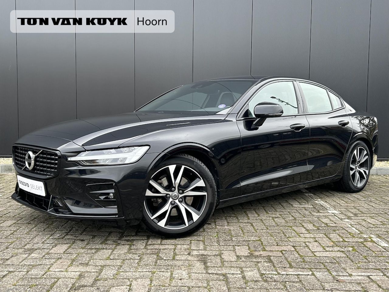 Volvo S60 - 2.0 B4 R-Design Adaptieve Cruise Control / BLIS / Stoel- en stuurverw. / Trekhaak / Elektr - AutoWereld.nl