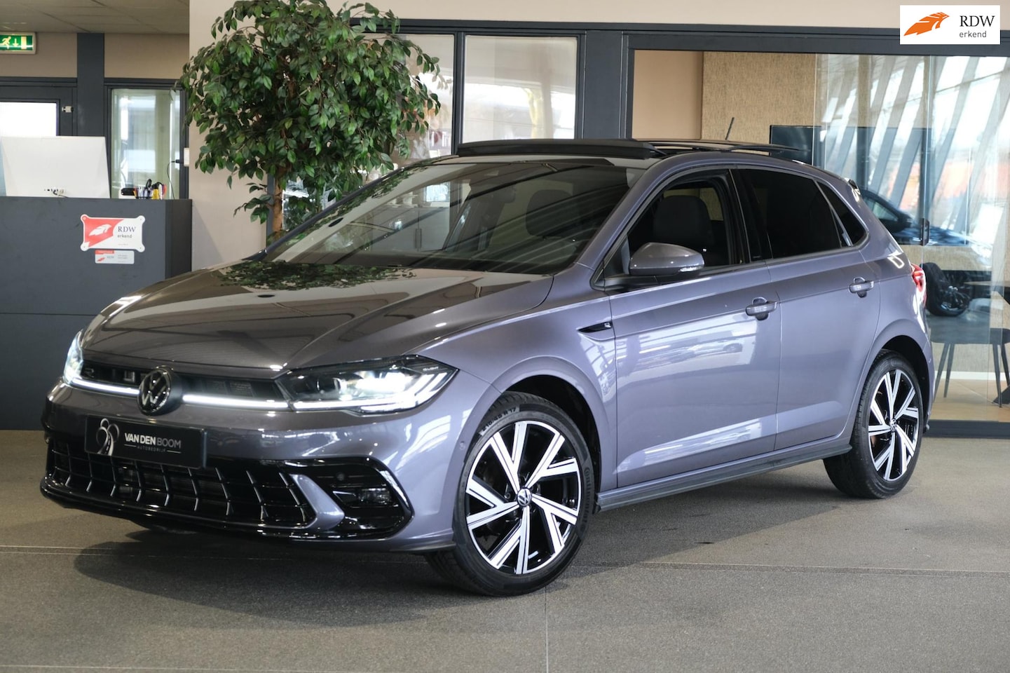 Volkswagen Polo - 1.0 TSI 2x R-Line Facelift DSG Pano IQ Cam Navi ACC - AutoWereld.nl