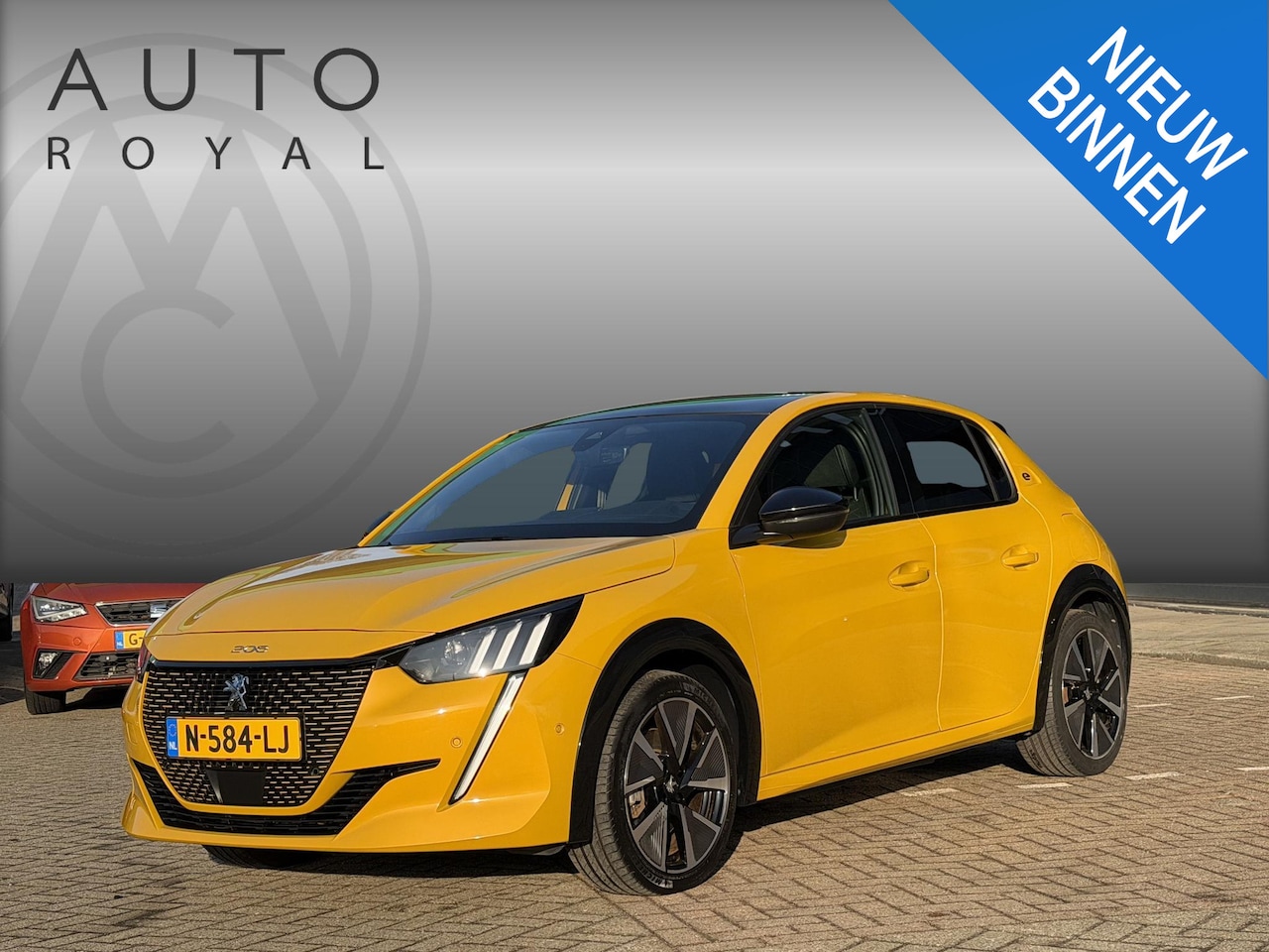 Peugeot e-208 - EV GT Pack 50 kWh SOH 92% | PANORAMADAK| MULTIMEDIA| NAVIGATIE | AIRCO/ECC | APPLE CARPL. - AutoWereld.nl