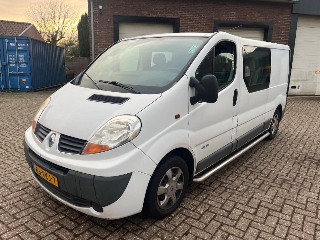 Renault Trafic - 2.0 dCi T29 L2H1 AIRCO / DubCab - AutoWereld.nl