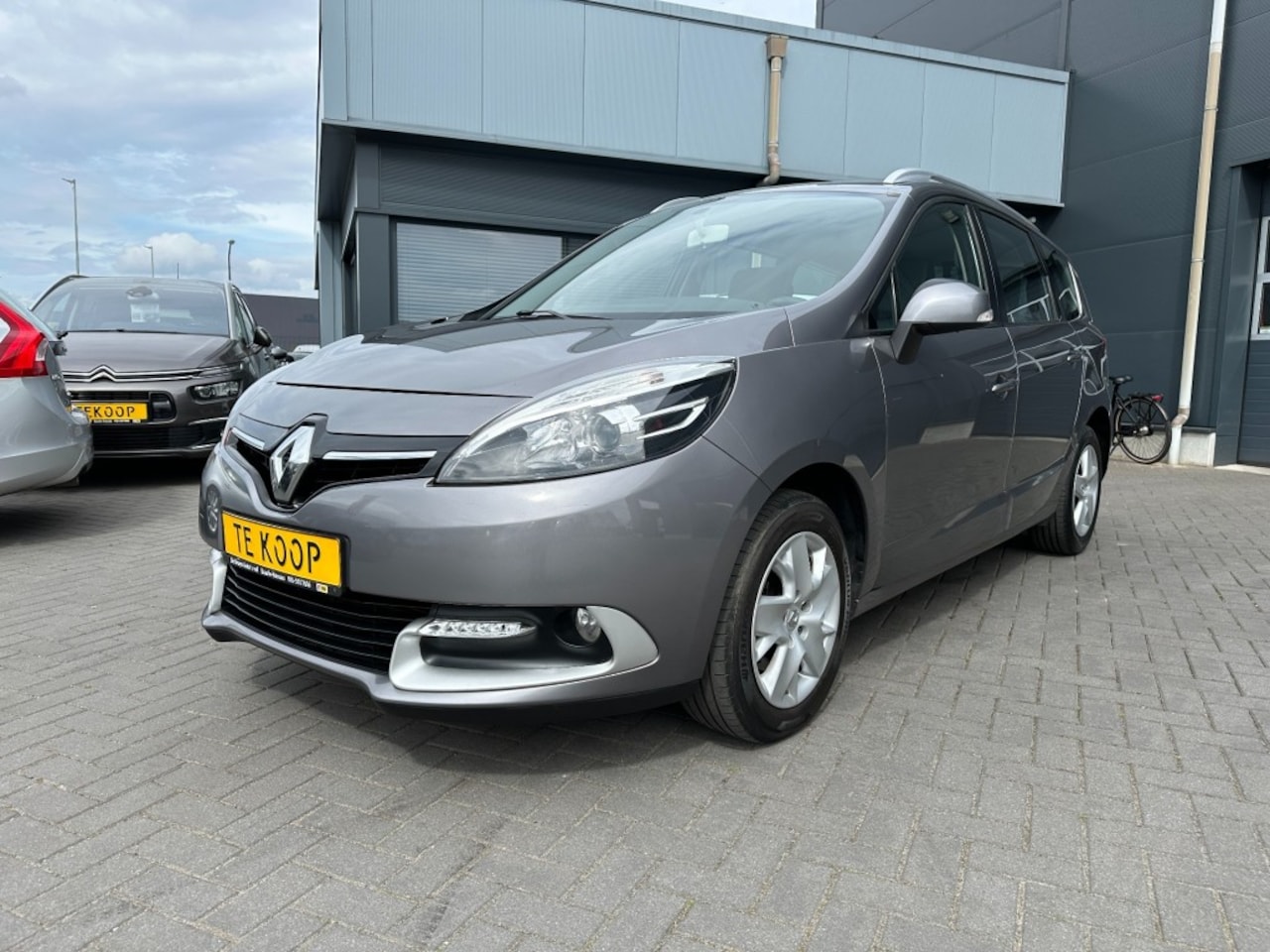 Renault Grand Scénic - 1.2TCe Limited Grijs, Navigatie, Airco - AutoWereld.nl