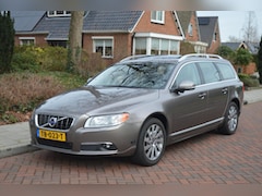 Volvo V70 - 1.6 T4 Summum leer/navi/schuifdak/dealer onderh/150dkm