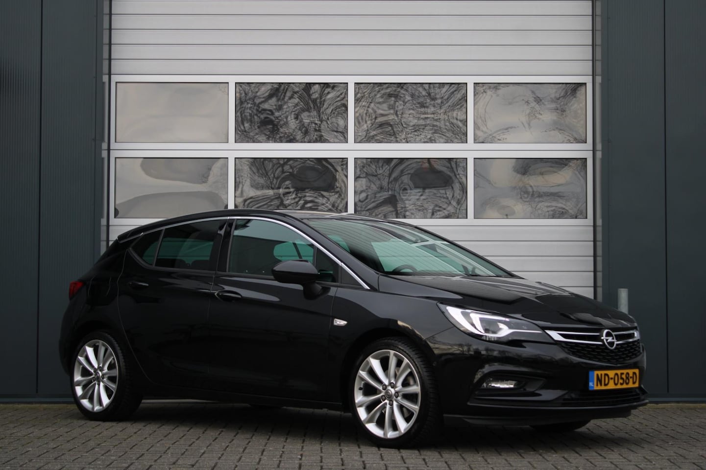 Opel Astra - 1.6 Innovation 200pk Camera/Stoel&Stuurverwarming/Keyless/LED/Lane.Assist/Dodehoek/Massage - AutoWereld.nl