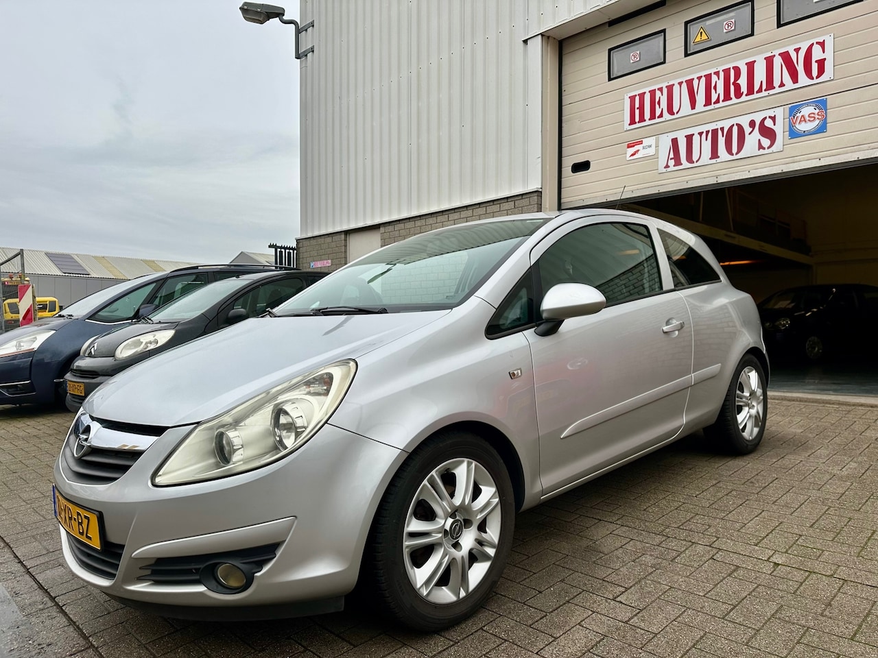 Opel Corsa - 1.2-16V Enjoy | Cruise | Airco | APK - AutoWereld.nl