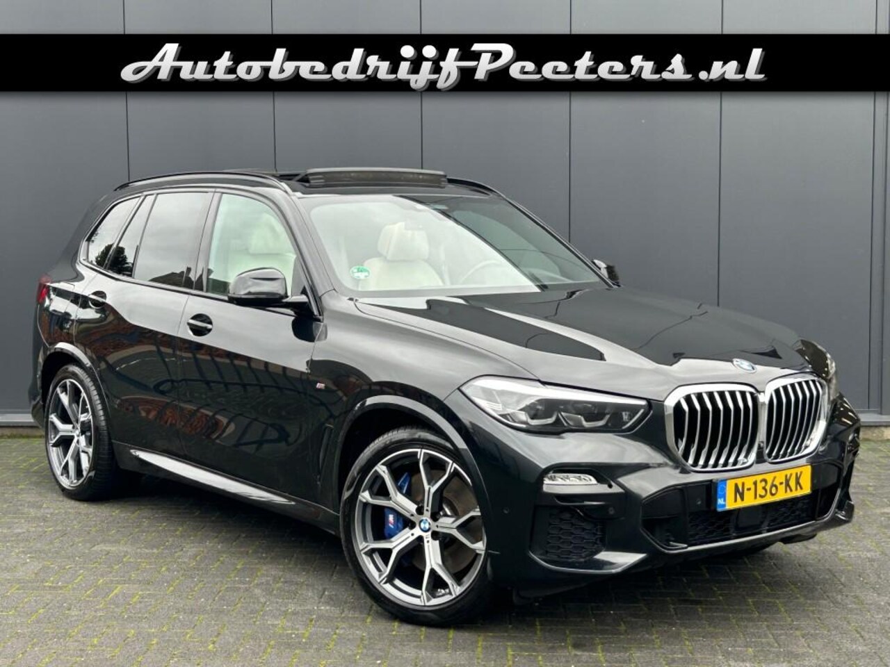 BMW X5 - xDrive45e M Sport Pano Comf.stoel HUD ACC Carplay Sfeerlicht Trekhaak - AutoWereld.nl