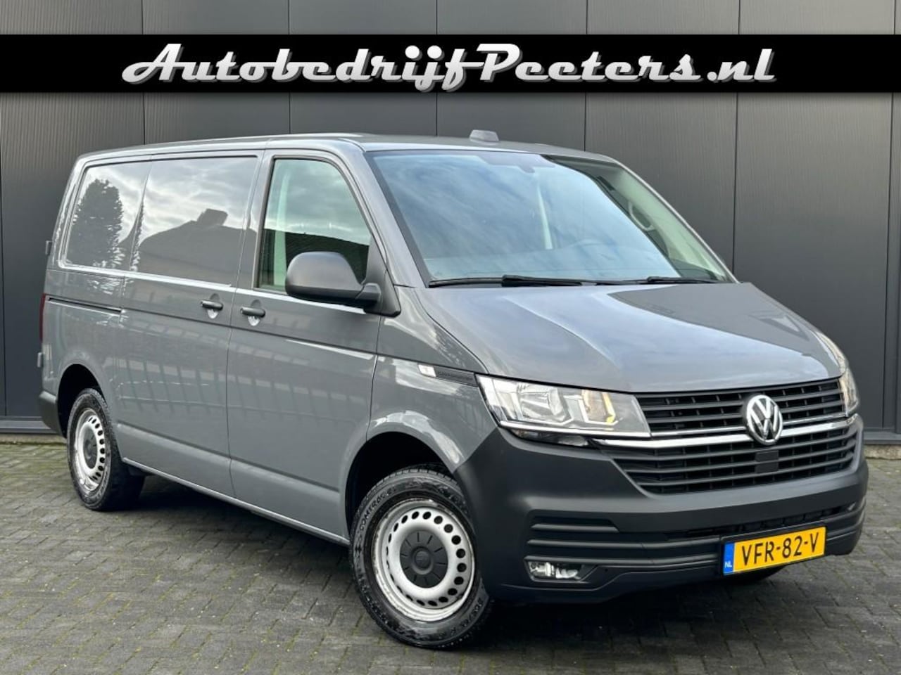 Volkswagen Transporter - 2.0 TDI Camera Carplay Android Navi Cruise PDC Achterdeuren - AutoWereld.nl