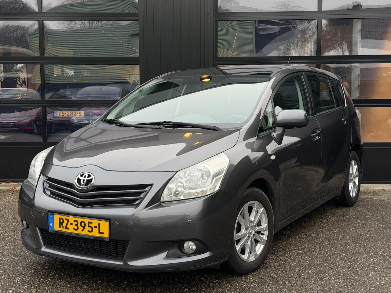 Toyota Verso - 2.0 D-4D Comfort 7-Persoons Panoramadak - AutoWereld.nl