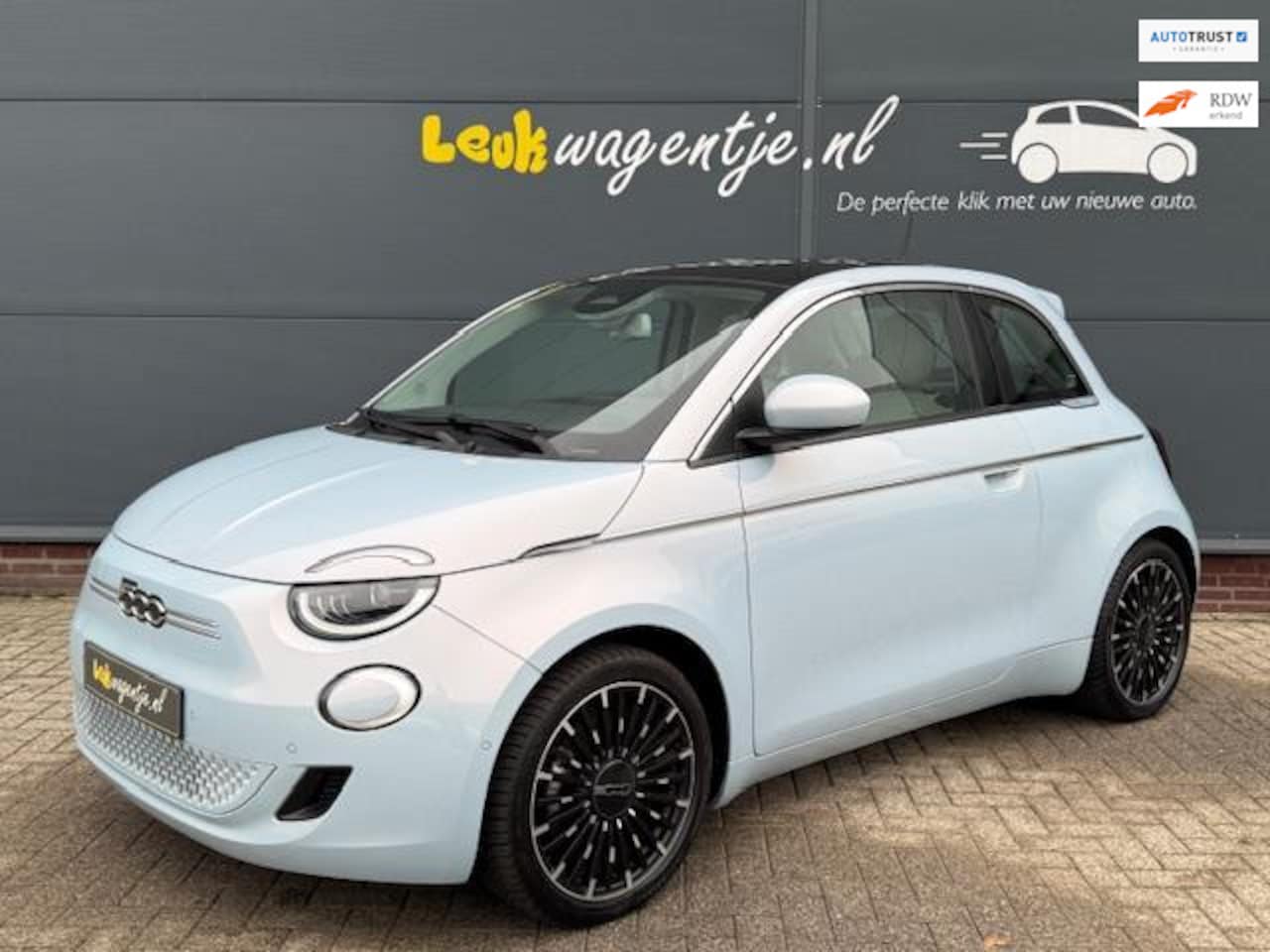 Fiat 500 - La Prima 42 kWh *carplay *camera *leer *stoelv. *17” - AutoWereld.nl