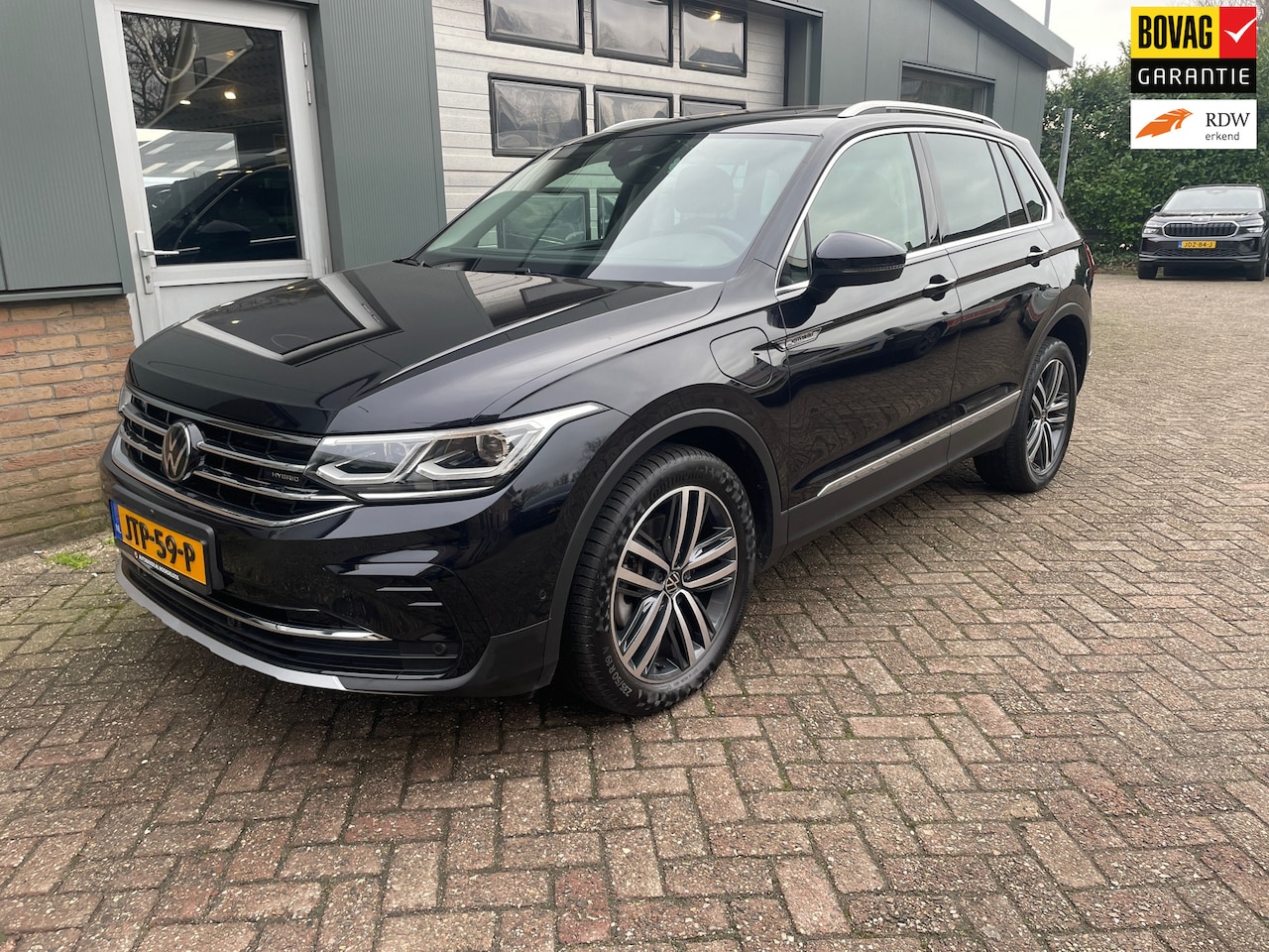 Volkswagen Tiguan - 1.4 TSI eHybrid R-Line Business 1.4 TSI eHybrid R-Line Business+ - AutoWereld.nl