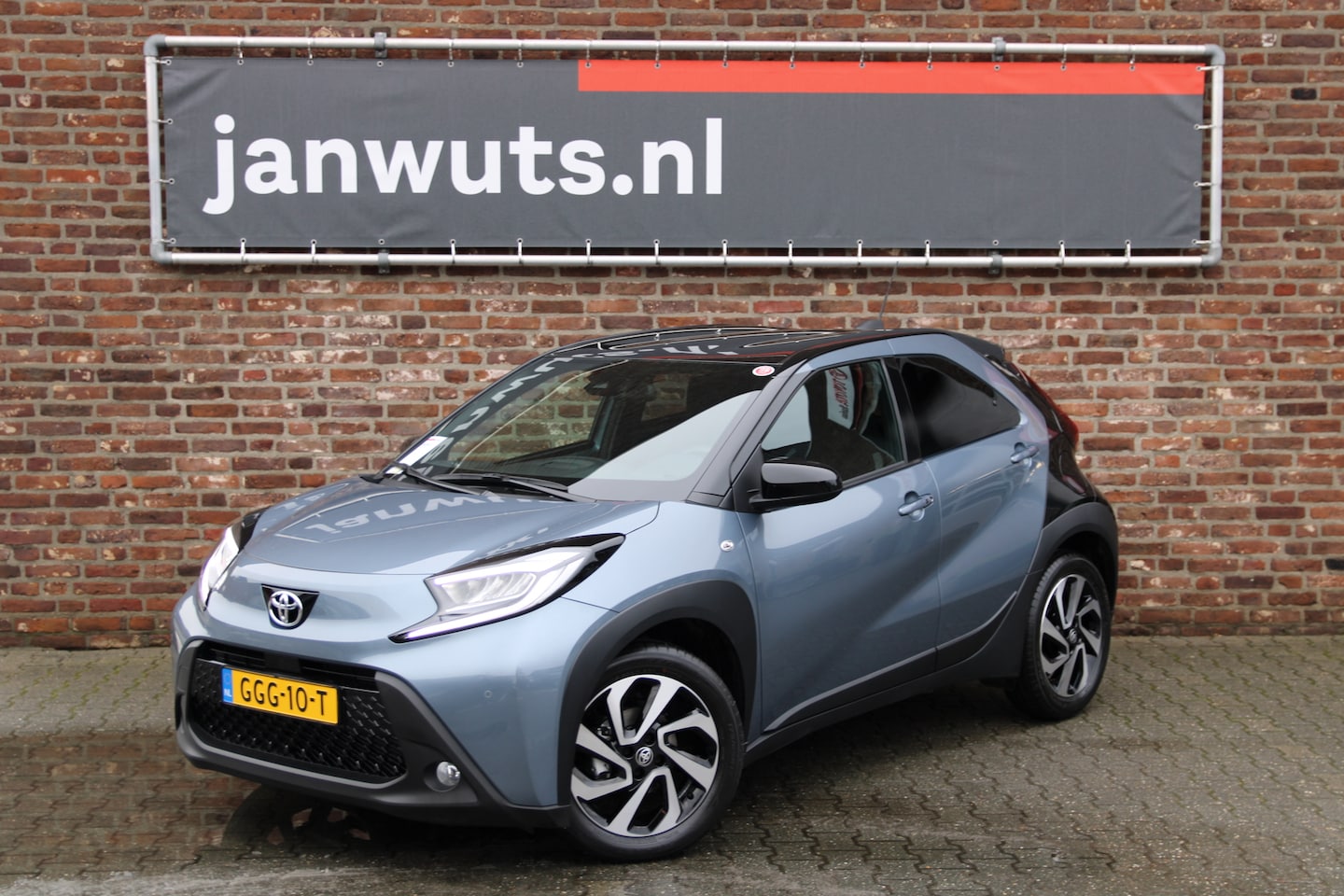 Toyota Aygo X - 1.0 VVT-i Pulse PDC V+A | Stoelverw. - AutoWereld.nl