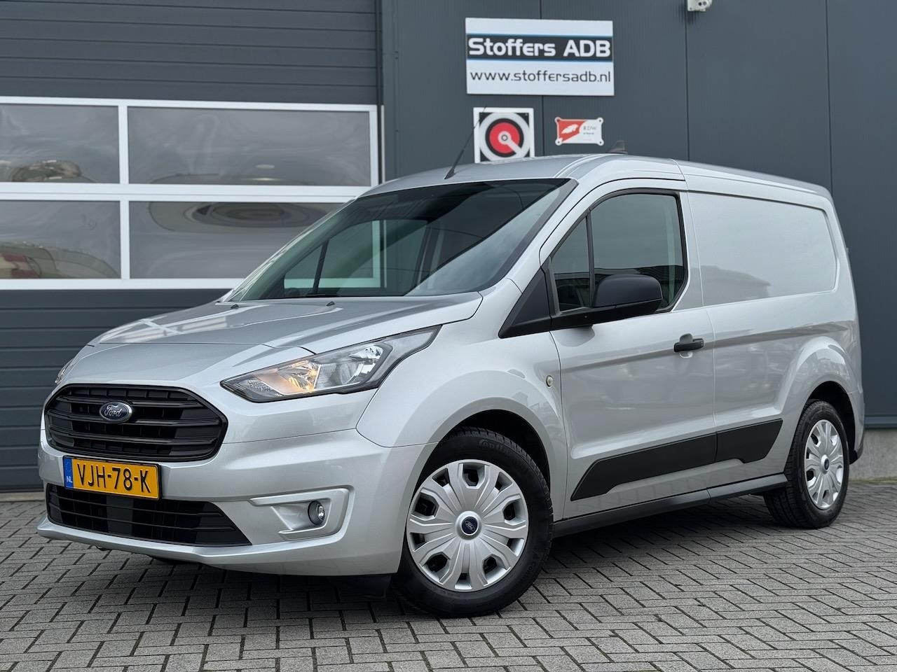 Ford Transit Connect - 1.5 EcoBlue L1 Trend | Navigatie | Camera | Airco | Voorruitverw. | CarPlay | Metallic | S - AutoWereld.nl