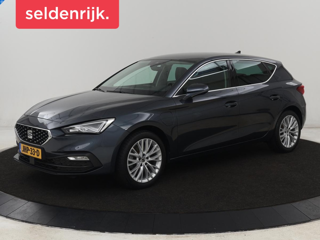 SEAT Leon - 1.4 TSI eHybrid PHEV Xcellence | Adaptive cruise | Carplay | Sfeerverlichting | Navigatie - AutoWereld.nl