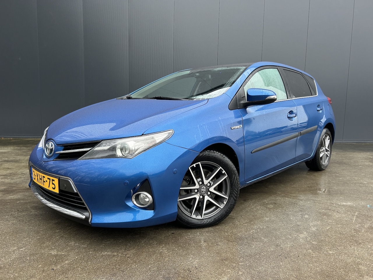 Toyota Auris - 1.8 Hybrid PANO DAK XENON PARK ASSIST NAVI CRUISE ECC TREKHAAK - AutoWereld.nl