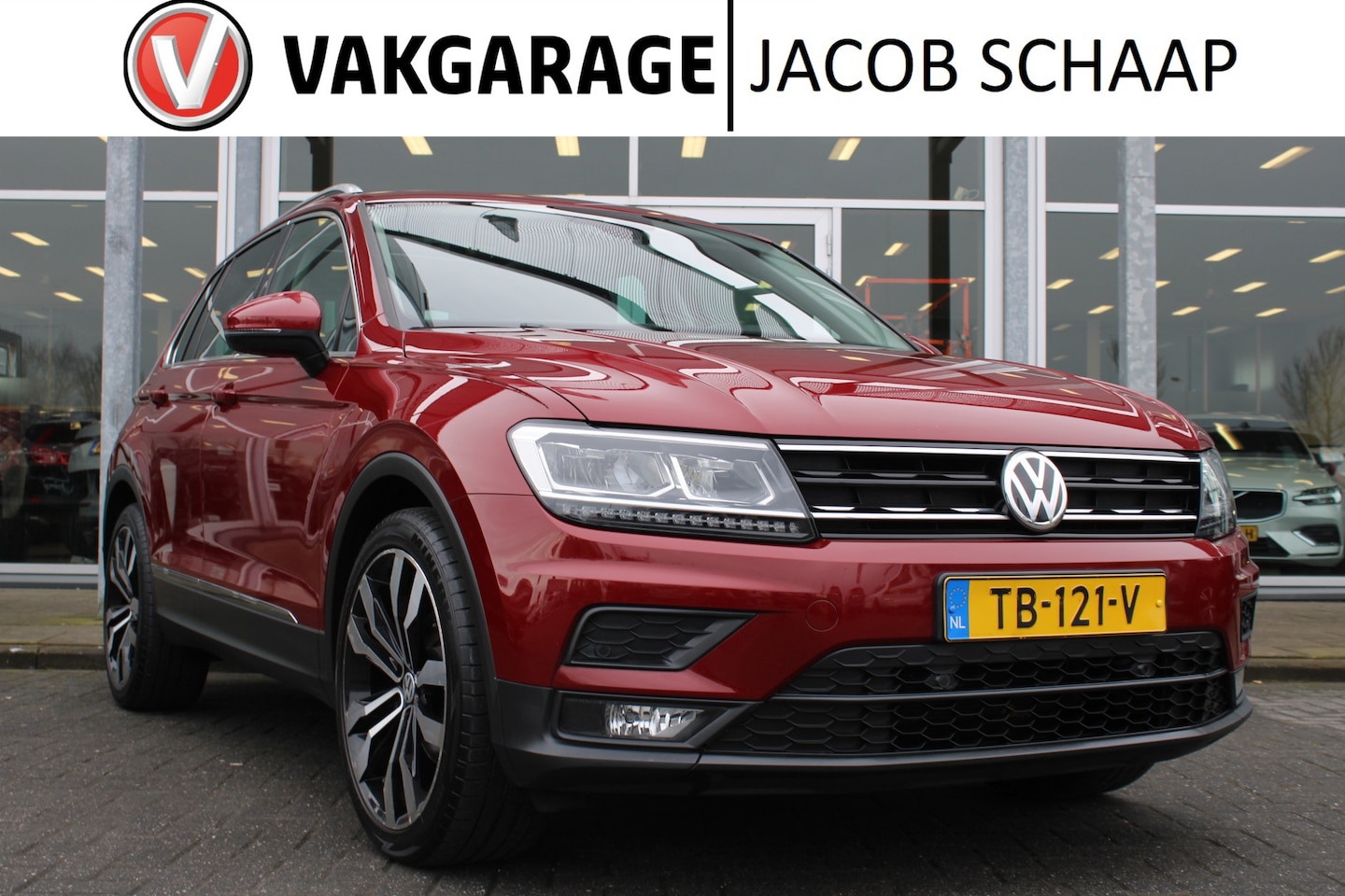 Volkswagen Tiguan - 1.4 TSI Comfortline Business | Schuif/kanteldak | Adapt. Cruise | Trekhaak | Verw. Voorsto - AutoWereld.nl