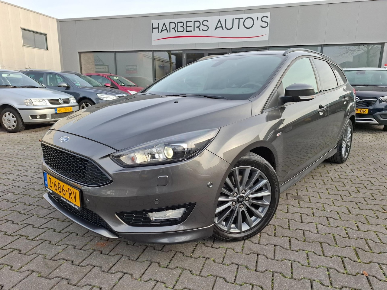Ford Focus Wagon - 1.5 Titanium Edition ST LINE AUTOMAAT/NAVI! - AutoWereld.nl