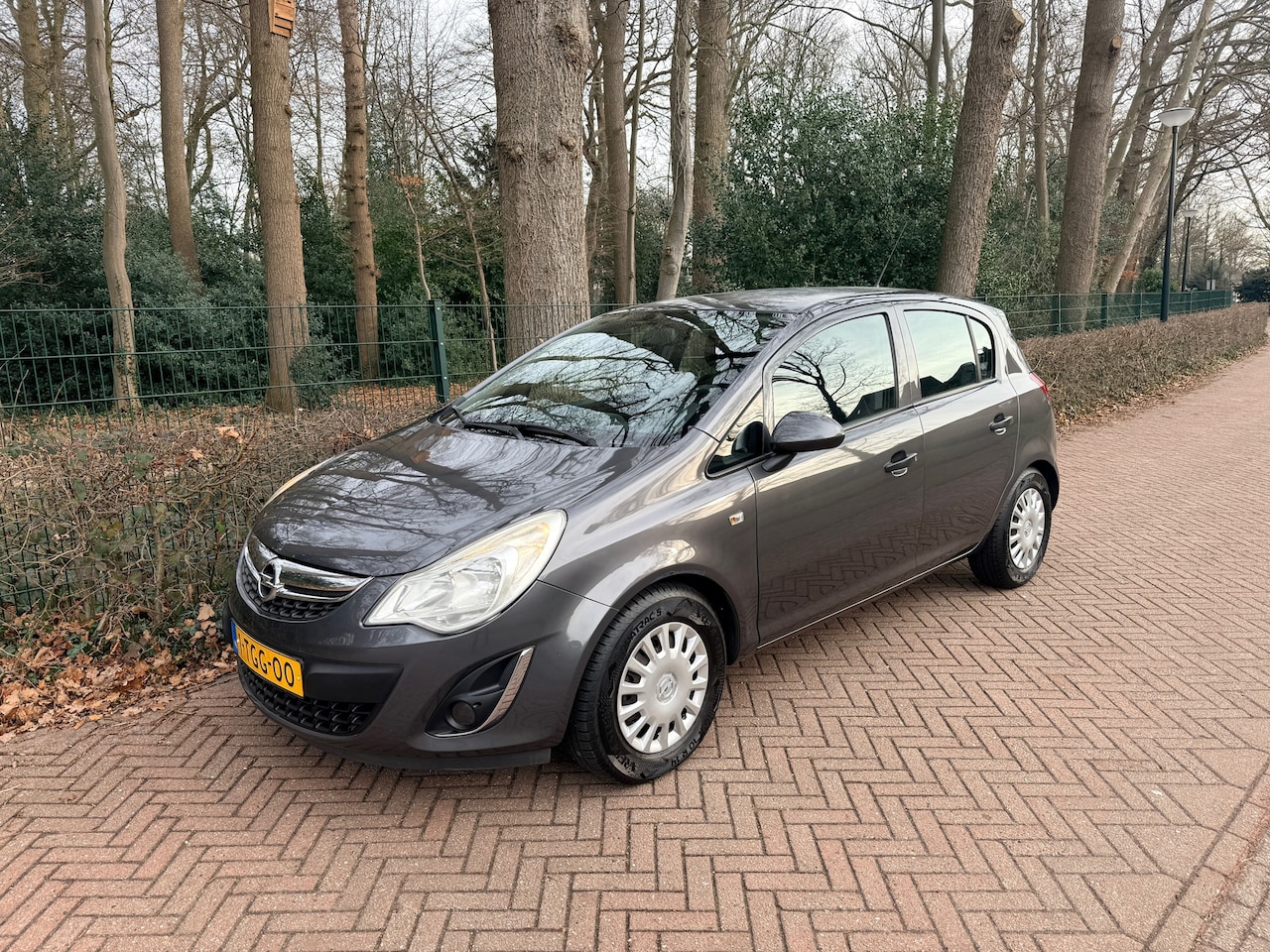 Opel Corsa - 1.2-16V Edition Goed onderhouden - AutoWereld.nl