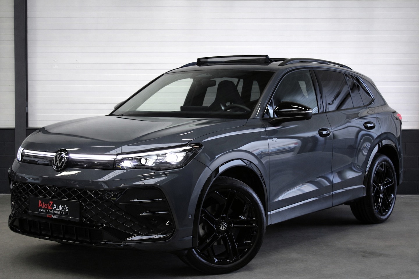 Volkswagen Tiguan - 1.5 eTSI R-Line |Pano|H&K|360|ACC|Massage - AutoWereld.nl