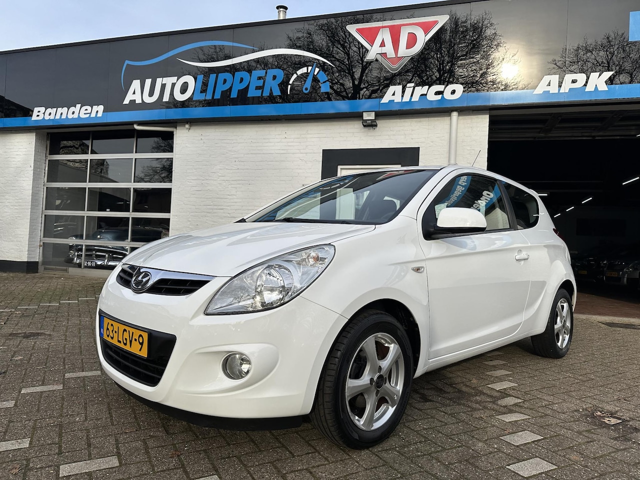 Hyundai i20 - 1.2i DynamicVersion /Nieuwe apk bij aflevering/Airco/Lm velgen/1e eigenaar/Dealer onderhou - AutoWereld.nl