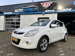 Hyundai i20 - 1.2i DynamicVersion /Nieuwe apk bij aflevering/Airco/Lm velgen/1e eigenaar/Dealer onderhou