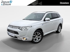 Mitsubishi Outlander - 2.0 PHEV Instyle |Achteruitrijcamera| Trekhaak| voorstoelen verwarmd| 12 maanden Bovag Gar