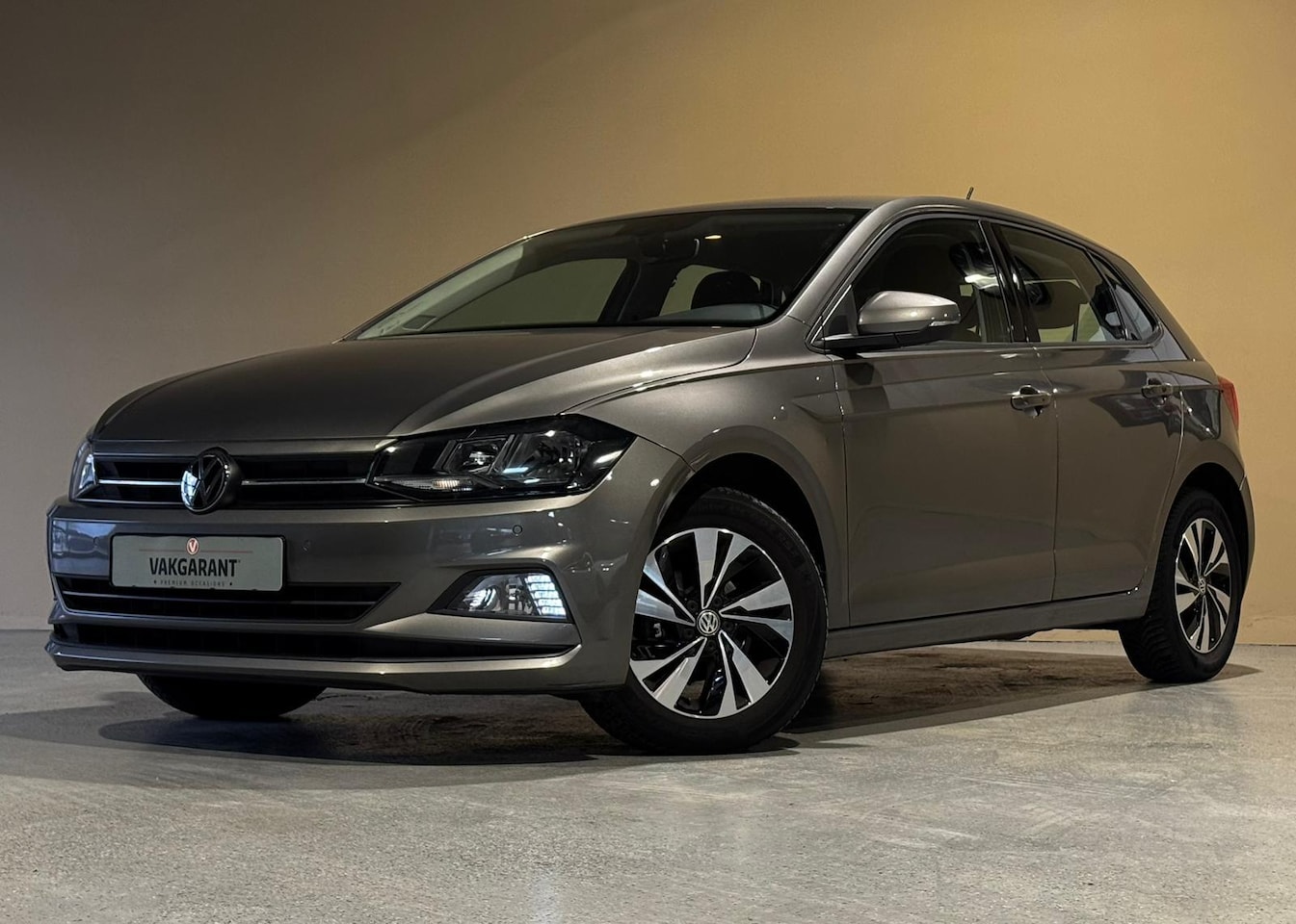 Volkswagen Polo - 1.0 TSI Life Business |Navi |LED - AutoWereld.nl