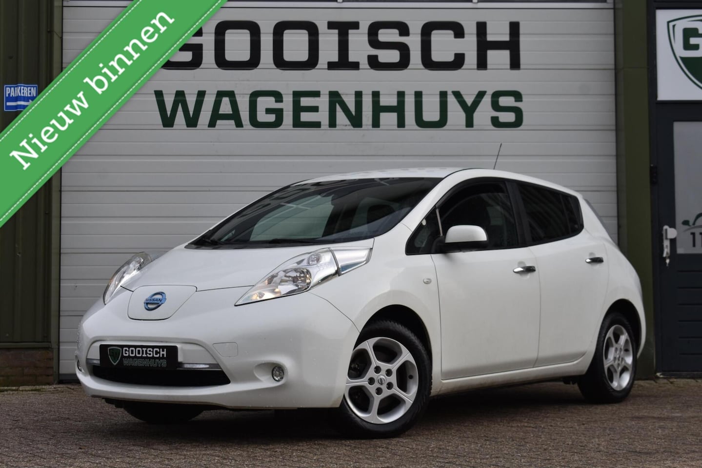 Nissan LEAF - Acenta 30 kWh | Camera | Navigatie | Stoel/Stuurverwarming | - AutoWereld.nl