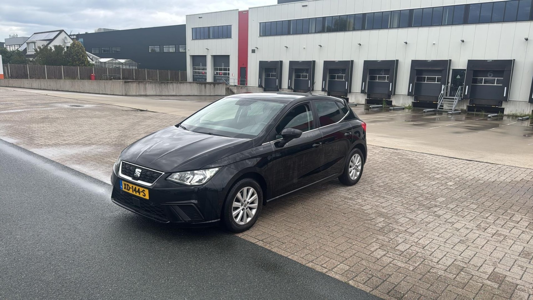 SEAT Ibiza - 1.6 TDI Style Business Clima Navigatie Zwart 2019 - AutoWereld.nl