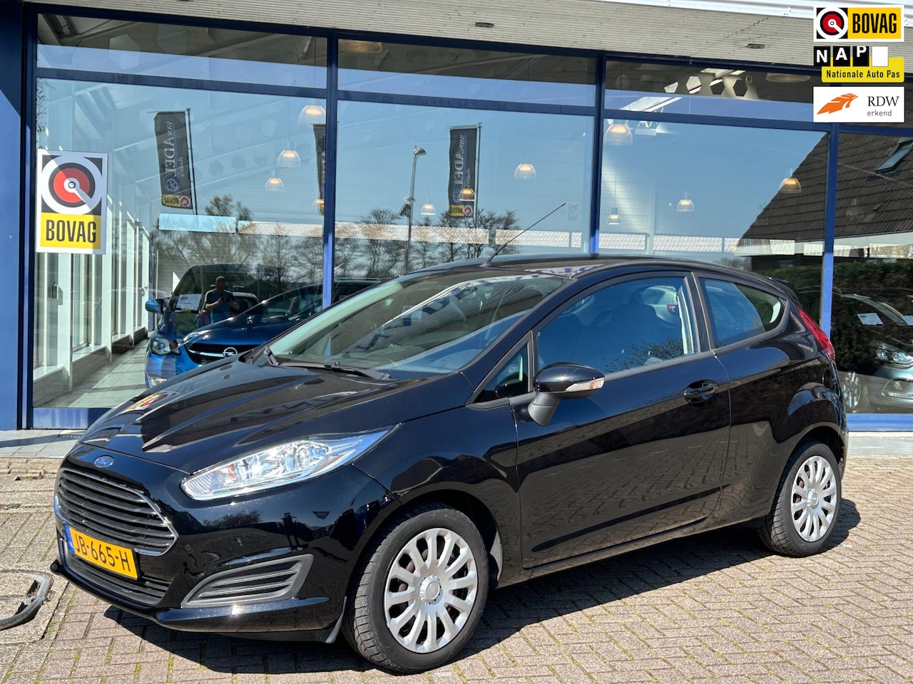 Ford Fiesta - 1.0 Style Airco Navi Bluetooth Elek.Pakket NAP NL-Auto! - AutoWereld.nl