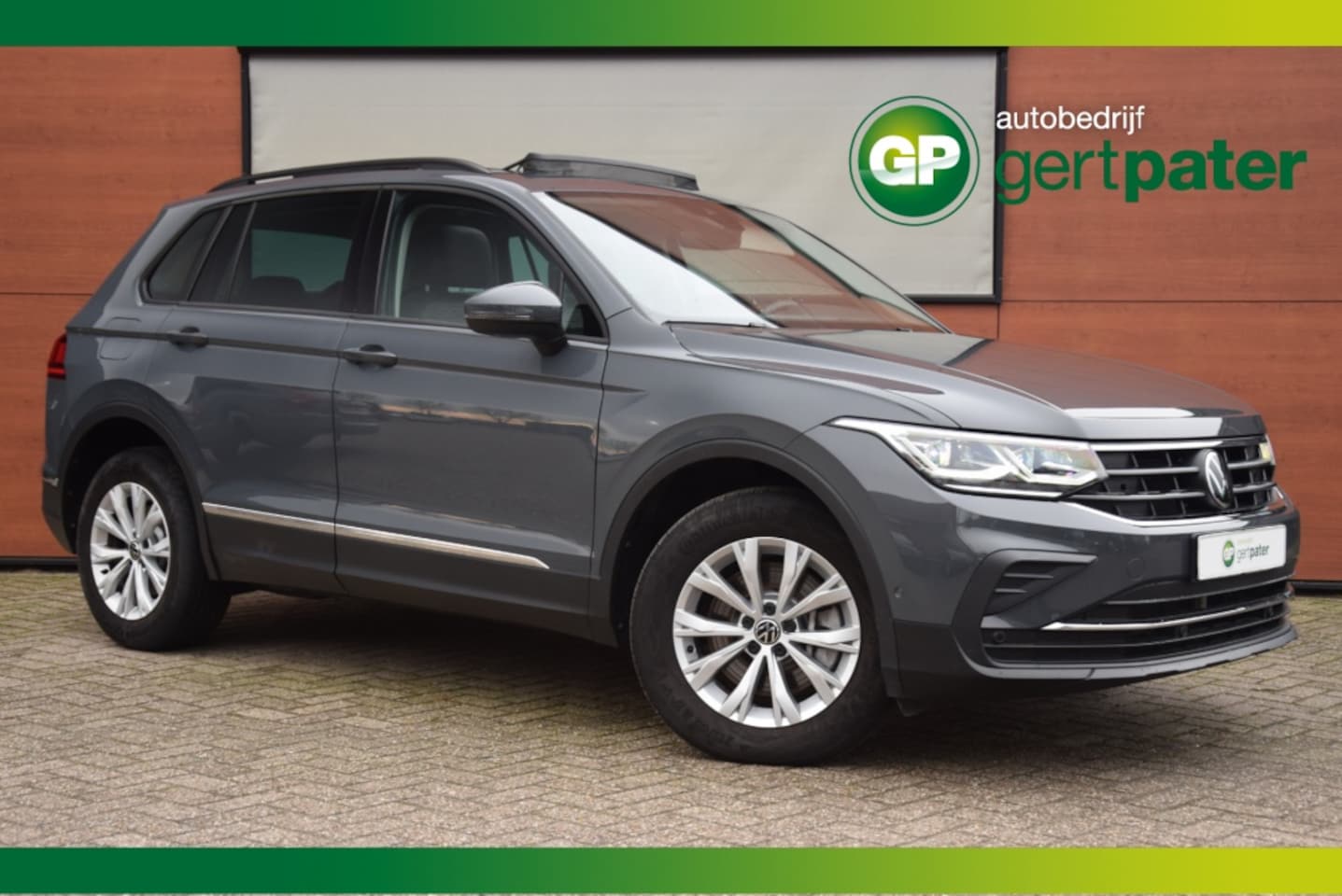 Volkswagen Tiguan - 1.4TSI eHybrid Life Pano/Camera/ParkAssist/DigitaleCockpit - AutoWereld.nl