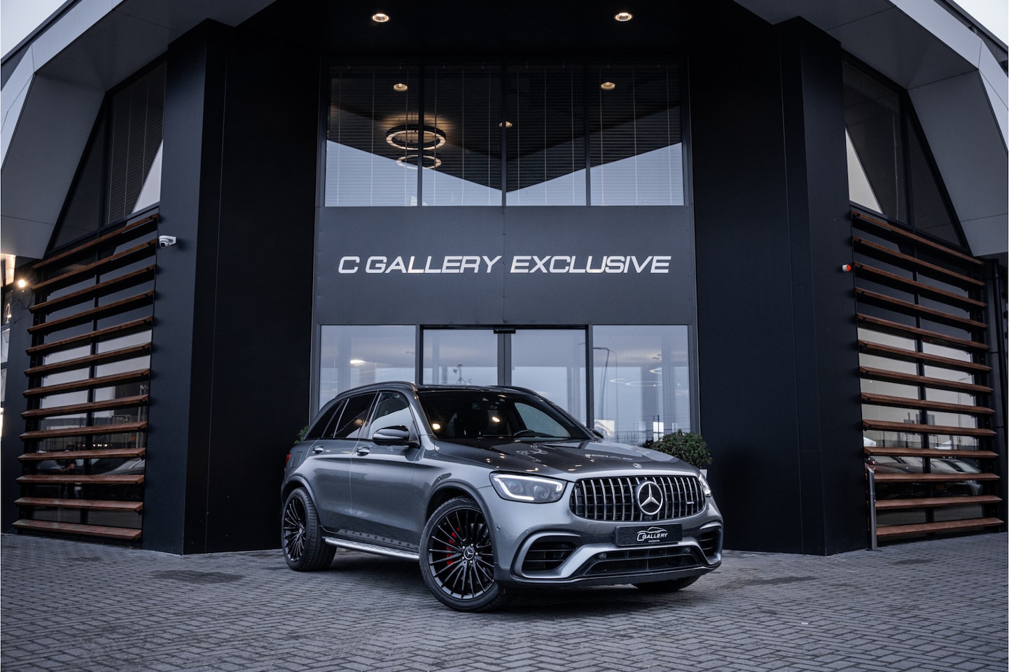 Mercedes-Benz GLC-klasse - AMG 63 S 4MATIC+ - Panorama | Burmester | Carbon | Memory | 360 Camera - AutoWereld.nl