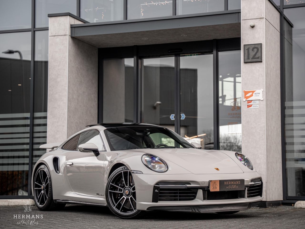 Porsche 911 - 992 3.8 Turbo S / Org. NL / 1st Owner / BOSE / Lift / Pano / Carbon / Exclusiv Design - AutoWereld.nl