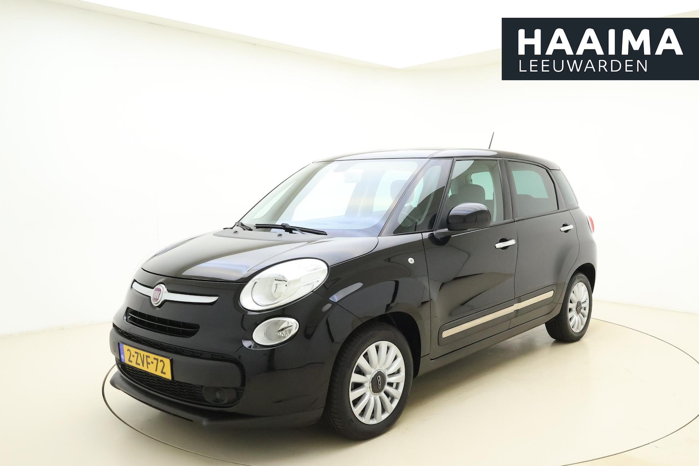 Fiat 500 L - 0.9 TwinAir Easy Eco | Trekhaak | Airco | Weinig kilometers | Hoge instap | Extra getint g - AutoWereld.nl