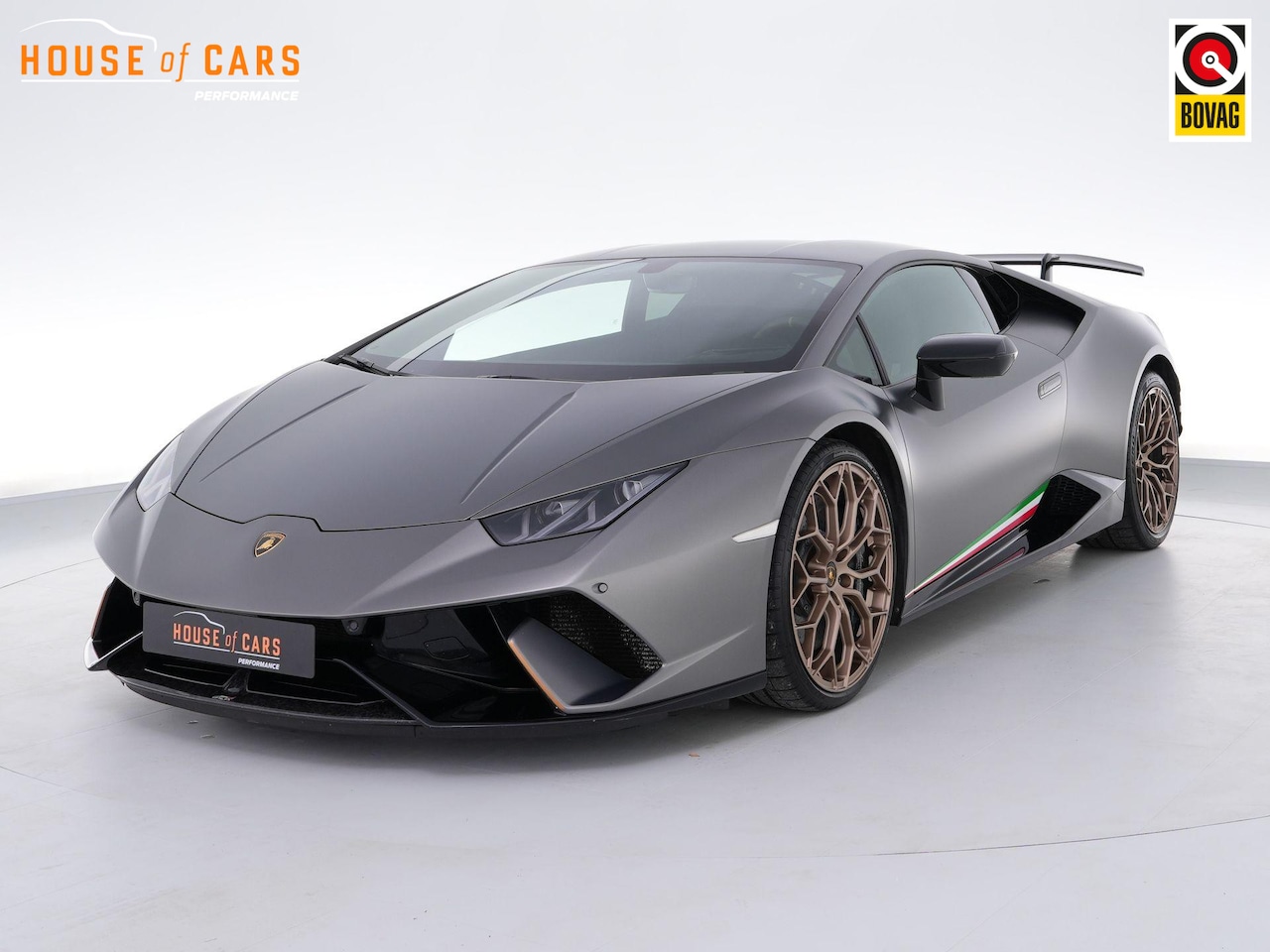Lamborghini Huracán STO - Performante 5.2 V10 |grigio titans|lift|elektrische stoelen|stoelverwarming|achteruitrijca - AutoWereld.nl