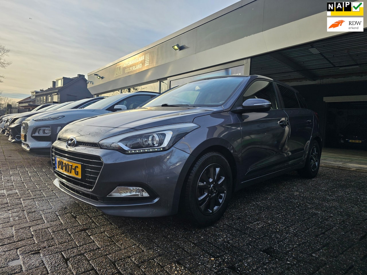 Hyundai i20 - 1.0 T-GDI Black Edition | 2E EIGENAAR | 12MND GARANTIE | CAMERA | NAVI | CRUISE | - AutoWereld.nl