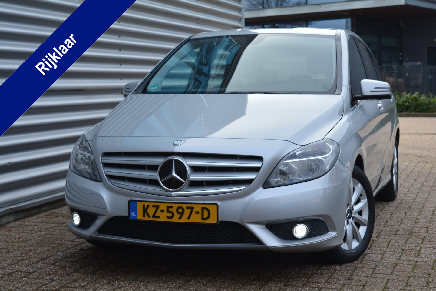 Mercedes-Benz B-klasse - 180 Navi/Camera/Stoelverw/Onderhoud - AutoWereld.nl