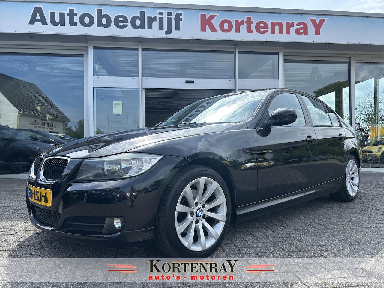 BMW 3-serie - 316i Business Line navi/xenon/cruise control/pdc/leder/enz - AutoWereld.nl