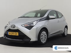 Toyota Aygo - 1.0 VVT-i X-Play 72pk | Camera achter | Airco | Navigatie via app connect | Elektrische ra