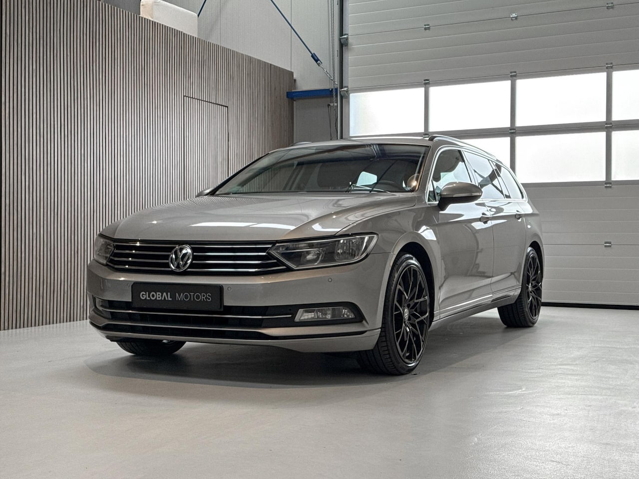 Volkswagen Passat Variant - 1.4 TSI ACT Comfortline - NL AUTO - AUTOMAAT - STOEL + STUURVERWARMING - LM VELGEN - TREKH - AutoWereld.nl