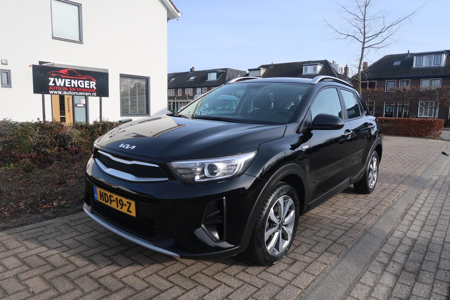 Kia Stonic - 1.2 MPi Design Edition AIRCO|NAVIGATIE|CARPLAY|PDC|BLUETOOTH|GOED ONDERHOUDEN - AutoWereld.nl