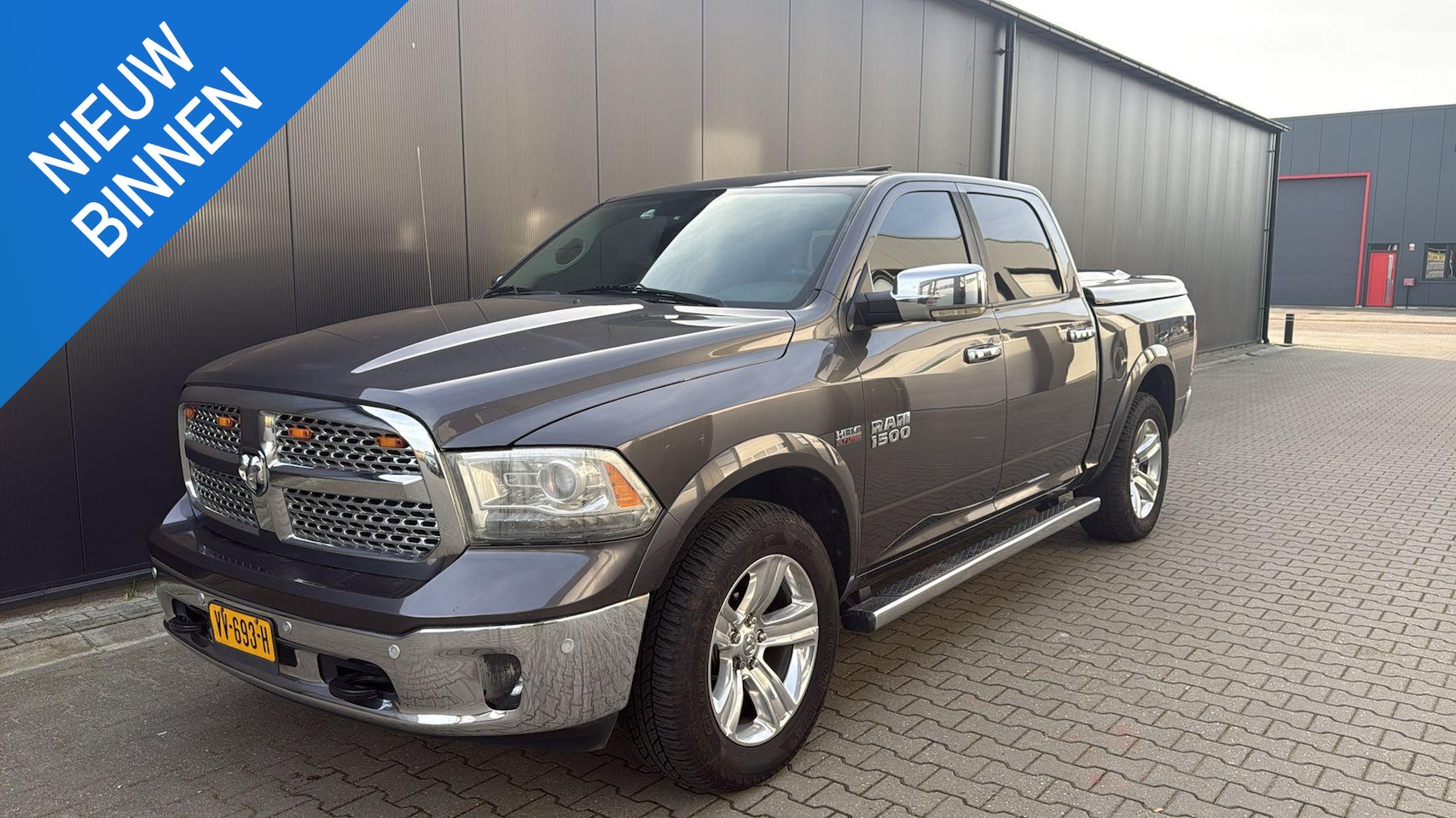 Dodge Ram 1500 - 5.7 V8 4x4 Crew Cab 5'7 Laramie 5.7 V8 4x4 Crew Cab 5'7 Laramie - AutoWereld.nl