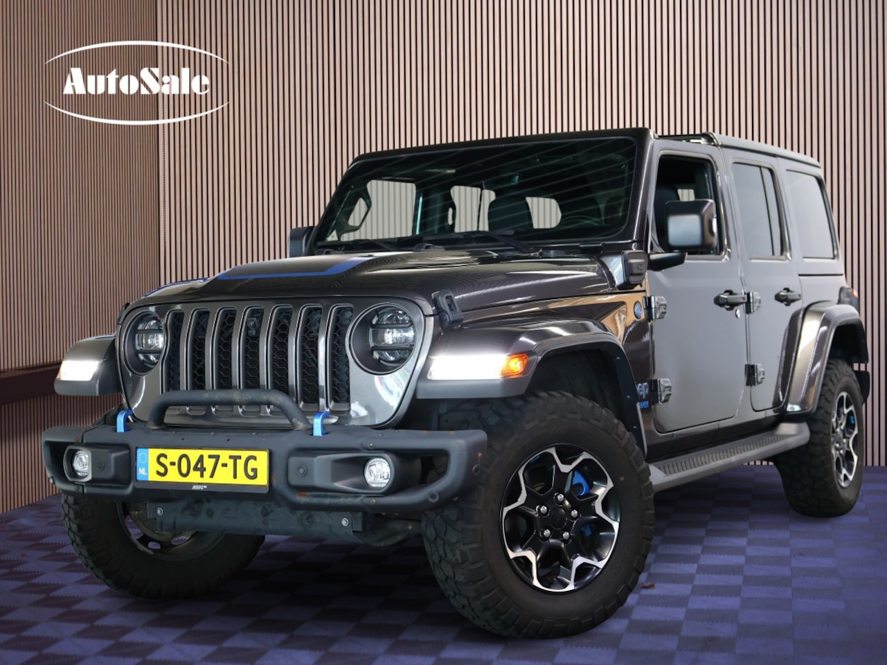 Jeep Wrangler Unlimited - 4XE 380 PHEV RUBICON CARPLAY LEER LED '22 - AutoWereld.nl