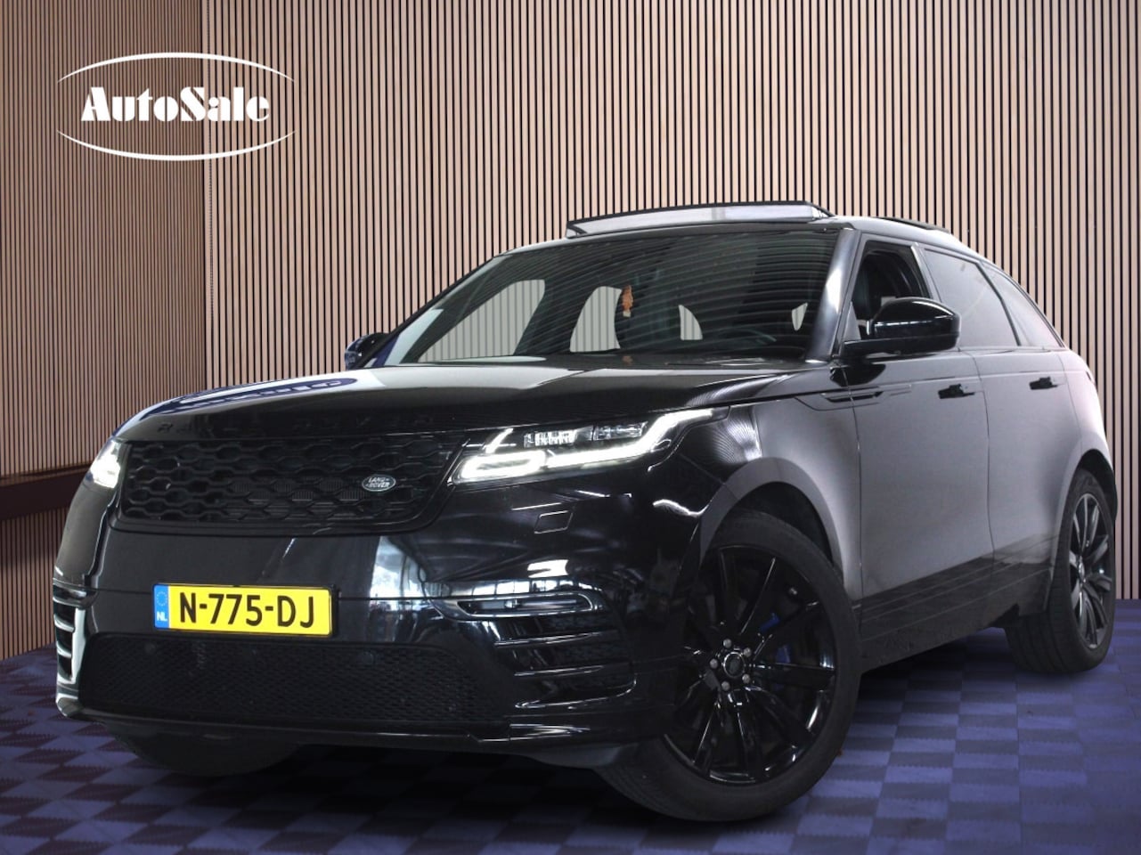 Land Rover Range Rover Velar - 3.0 V6 AWD R-Dynamic HSE PANO CARPLAY MERIDIAN '18 - AutoWereld.nl