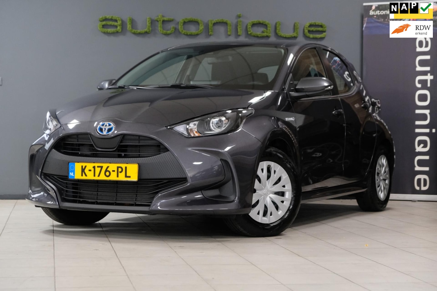 Toyota Yaris - 1.5 Hybrid Active automaat 8200km - AutoWereld.nl