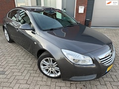 Opel Insignia - 1.6 T Business / Navi / PDC / Clima / Cruise