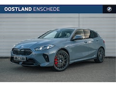 BMW 1-serie - 120 M Sport Automaat / Panoramadak / Sportstoelen / Achteruitrijcamera / M Adaptief onders