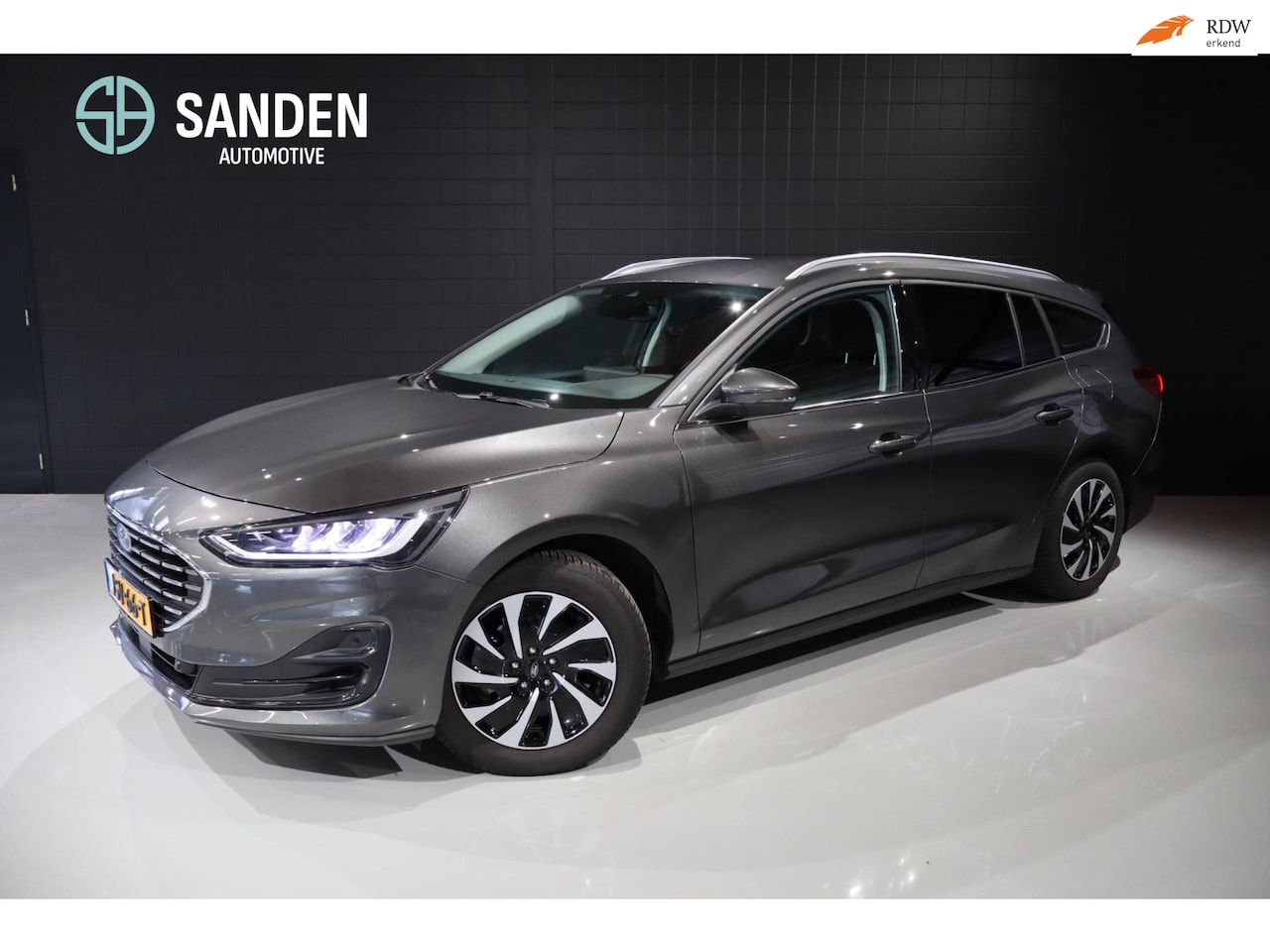 Ford Focus Wagon - 1.0 EcoBoost Hybrid Titanium Aut. |155PK | 1500KG TREK | NAVI | WINTERPACK | CAMERA | ADAP - AutoWereld.nl