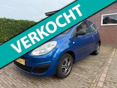 Renault Twingo - 1.2-16V APK 30-9-2026 airco nieuwe koppeling lmv cd aux