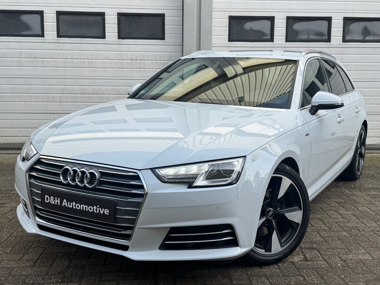 Audi A4 Avant - 1.4 TFSI S-LINE auto/xenon/led/navi/start stop/elektrisch trekhaak/parkeersensoren/pre sen - AutoWereld.nl
