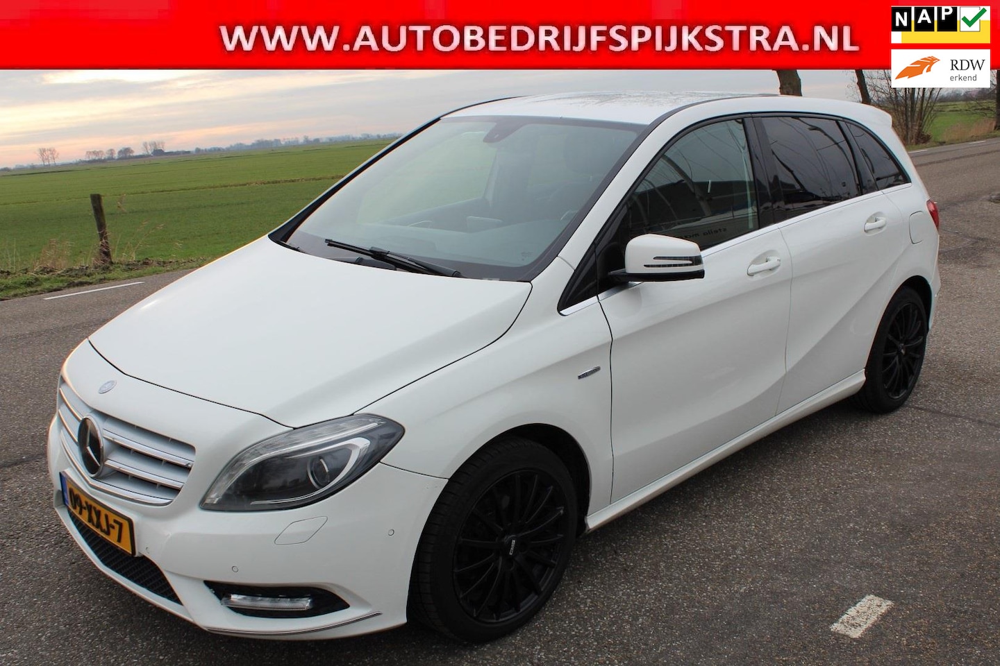 Mercedes-Benz B-klasse - 180 CDI Ambition // LEER / LMV / NAVI // - AutoWereld.nl