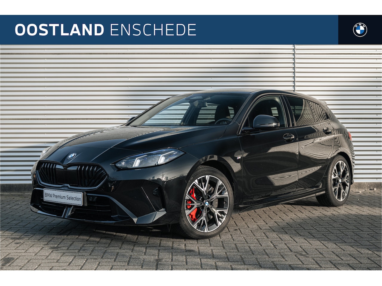 BMW 1-serie - 120 M Sport Automaat / Sportstoelen / Achteruitrijcamera / M Adaptief onderstel / Comfort - AutoWereld.nl